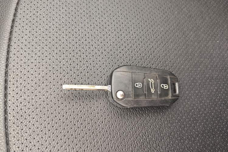 Used Citroen Elysee 2014 1.6L Manual Fashion Edition
