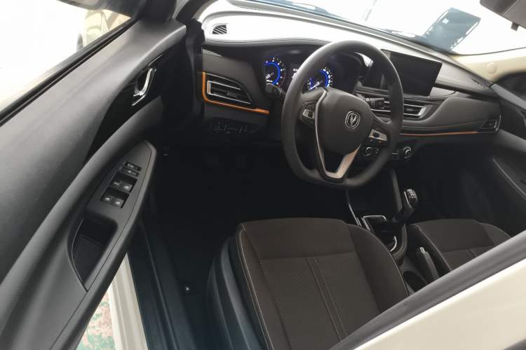 Used CHANGAN Eado DT 2019 1.6L Manual Comfort Model China VI Standard Driver Seat