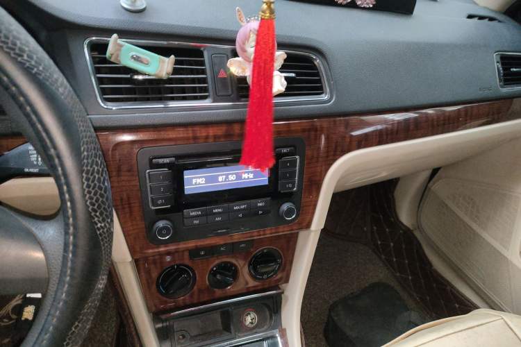 Used Volkswagen Lavida 2013 1.4TSI Manual Comfort Edition