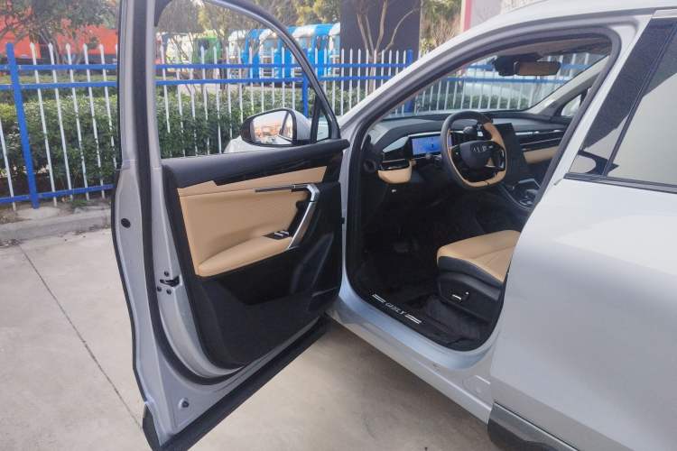 Used Geely Auto FX11 2023 1.5TD DCT Prestige Edition