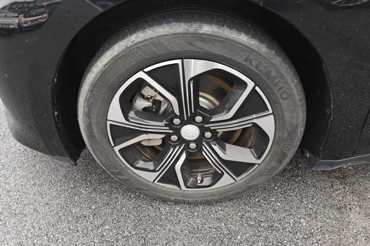 Used Hongqi E-QM5 2021 Online Booking Charging Basic Edition 5 Seats Exterior 4