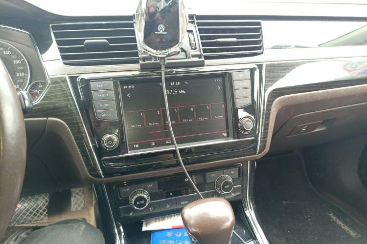 Used Volkswagen Phideon 2016 380TSI Two-Wheel-Drive Supreme Edition
