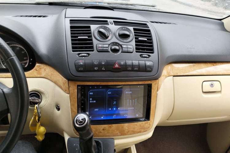 Used Mercedes-Benz Viano 2013 3.0L Hospitality Edition