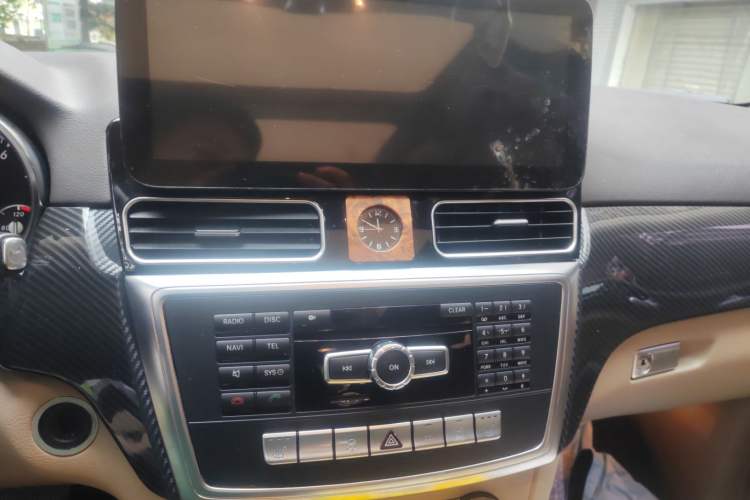 Used Mercedes-Benz M-Class 2014 ML 400 4MATIC Dynamic Model Audio And AC Panel