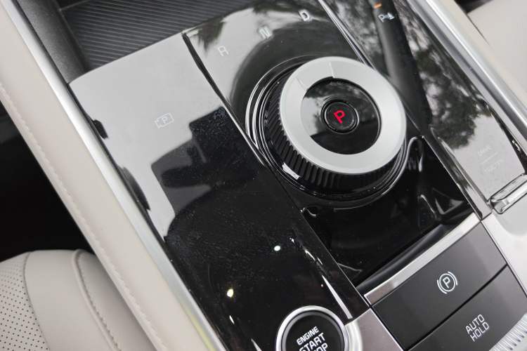 Used Kia Sportage (Chinese Domestic Model) 2025 1.5T Two-Wheel Drive Prestige Smart Enjoyment Version
