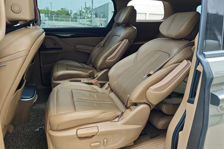 Used Buick GL8 2017 ES 28T Luxury Model China V Standard
