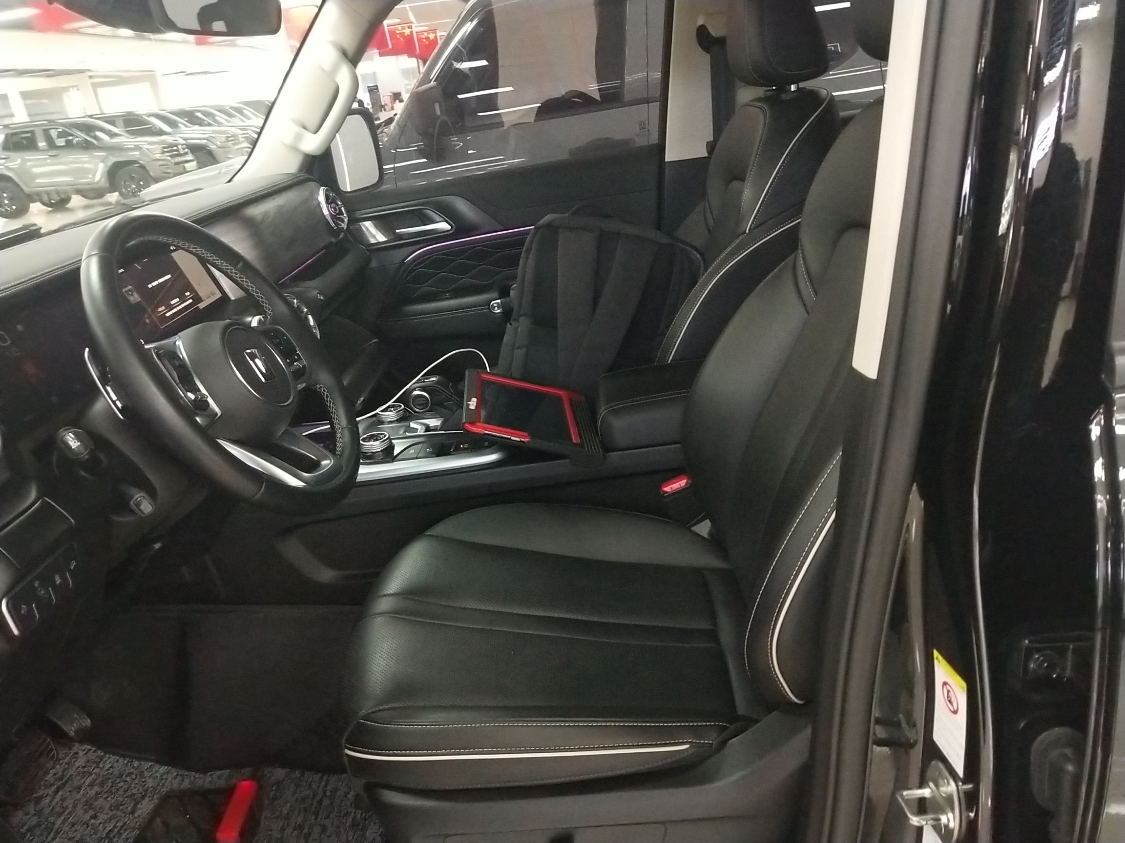 المقاعد الأمامية داخل السيارة