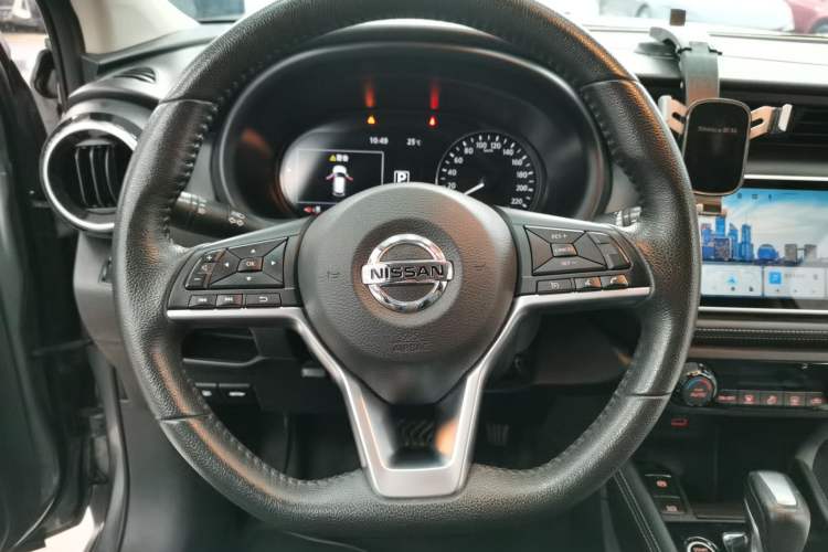 Used Nissan Kicks 2022 1.5L CVT XV Luxury Edition Steering Wheel