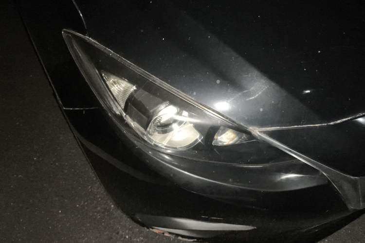 Used Mazda 3 Axela 2014 Sedan 1.5L Manual Comfort Model