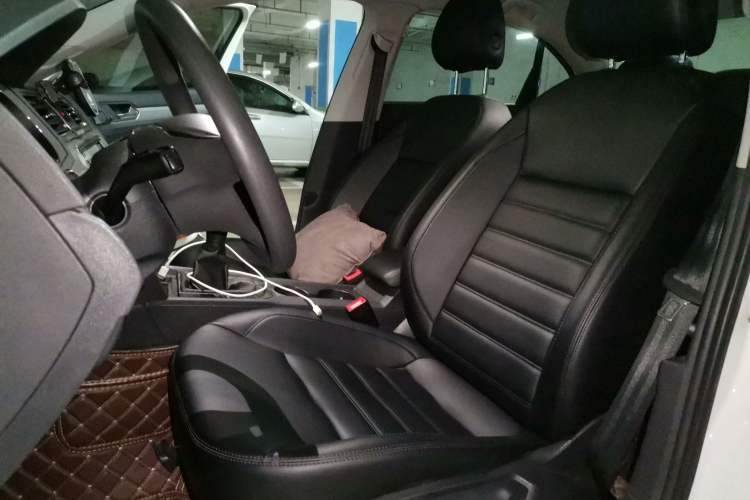 Used Volkswagen Lamando 2015 230TSI Manual Trend Edition
