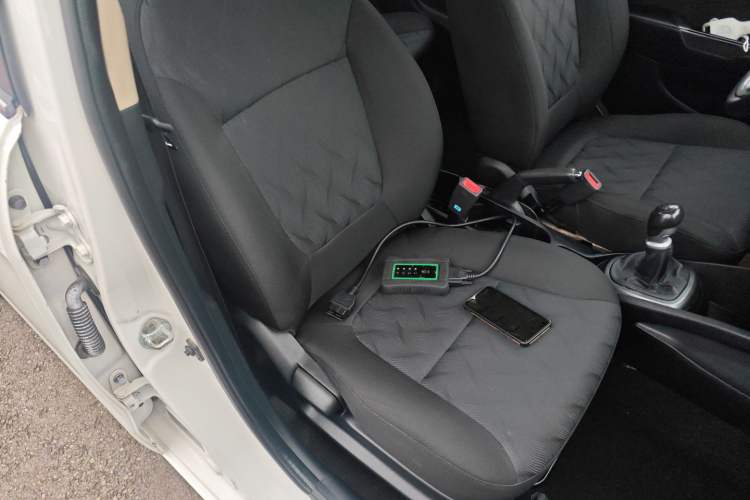 Used Kia K2 2012 Sedan 1.4L MT GLS Commemorative Edition