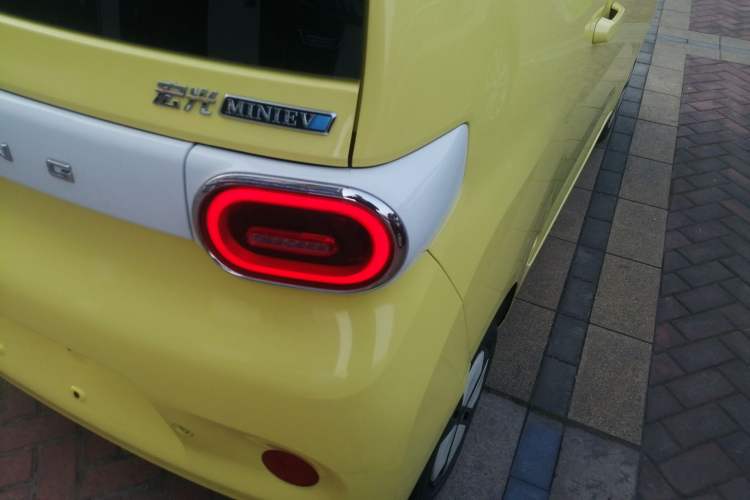 Used Wuling Hongguang MINIEV 2024 3rd Generation 215km Advanced Version
