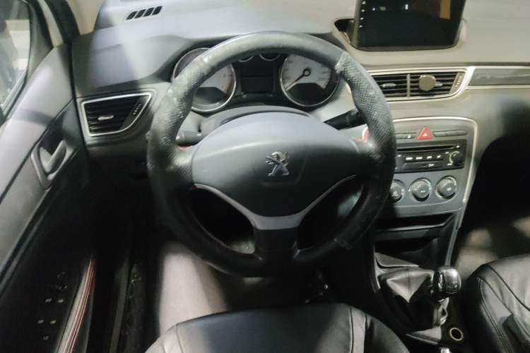 Used Peugeot 308 2013 1.6L Manual YouShang Model Steering Wheel