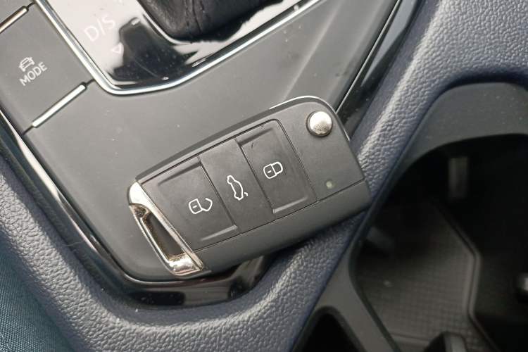 Used Volkswagen Tharu 2024 300TSI Two-Wheel-Drive Moon Luxury Edition