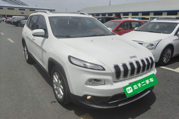 Used Jeep Cherokee 2017 2.0L Superior Edition