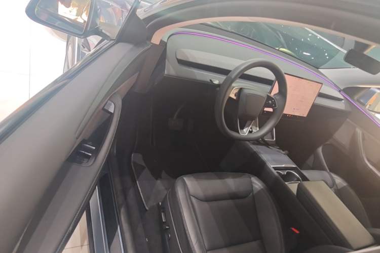 Used Tesla Model Y 2025 Rear-Wheel Drive First Edition