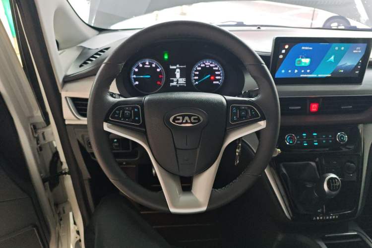 Used JAC Refine M3 2022 PLUS 1.8L 7-seater Standard Model