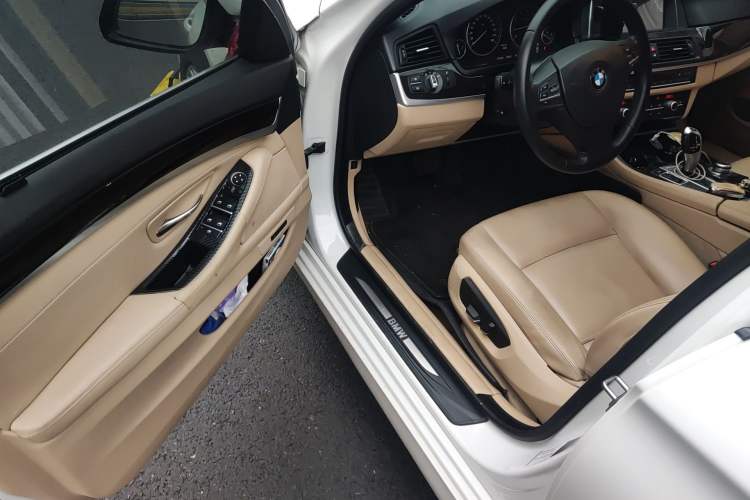 Used BMW 5 Series 2014 525Li Leading Model