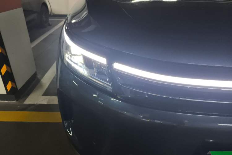 Used Hima AITO M7 2024 1.5T Intelligent Driving 4WD Ultra Version 6 Seats
