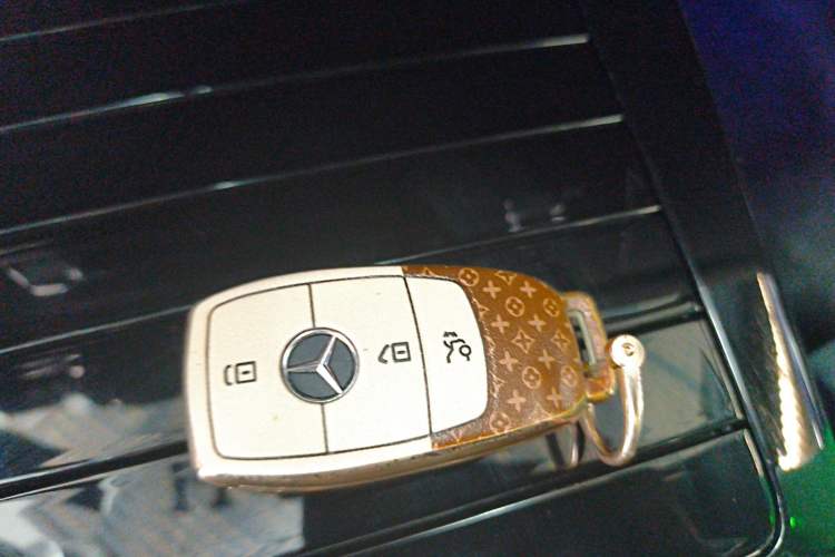 Used Mercedes-Benz A-Class 2022 Revised Version A 200 L Sport Sedan Fashionable Style Vehicle Key