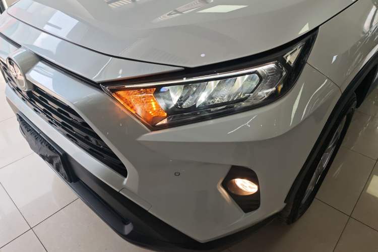 Used Toyota RAV4 2022 2.0L CVT Two-Wheel Drive Fashion Plus Edition
