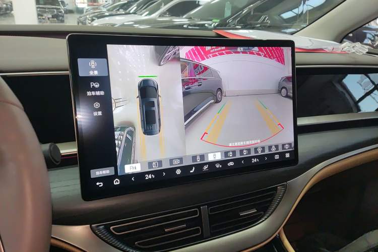 Used Denza D9 2022 DM-i 970 Four-Wheel Drive Flagship Model
