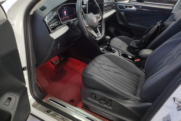 Used Volkswagen Tiguan L 2024 330TSI Automatic Two-Wheel Drive R-Line Enhanced Edition Driver Seat