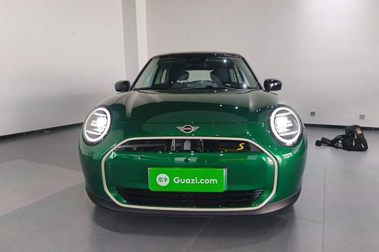 Used MINI Electric COOPER 2024 452km COOPER SE Artist
