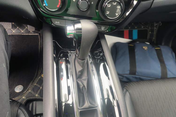 Used Honda Vezel 2020 1.5L CVT Pioneer Edition
