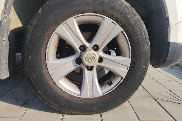 Used CHANGAN KAICHENG Shenqi F30 2018 1.5L Comfort Trim Short Wheelbase DAM15L Right Front Wheel Hub