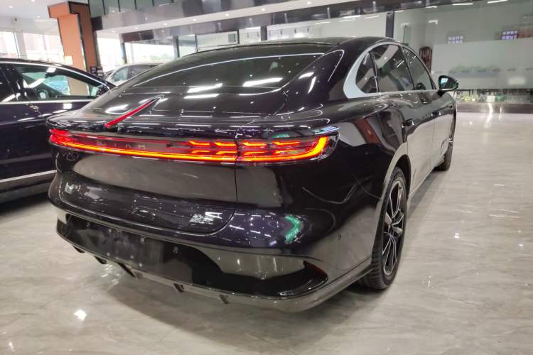 Used VOYAH PASSION 2024 PHEV Four-Wheel Drive Ultra-Long Range Flagship Model
