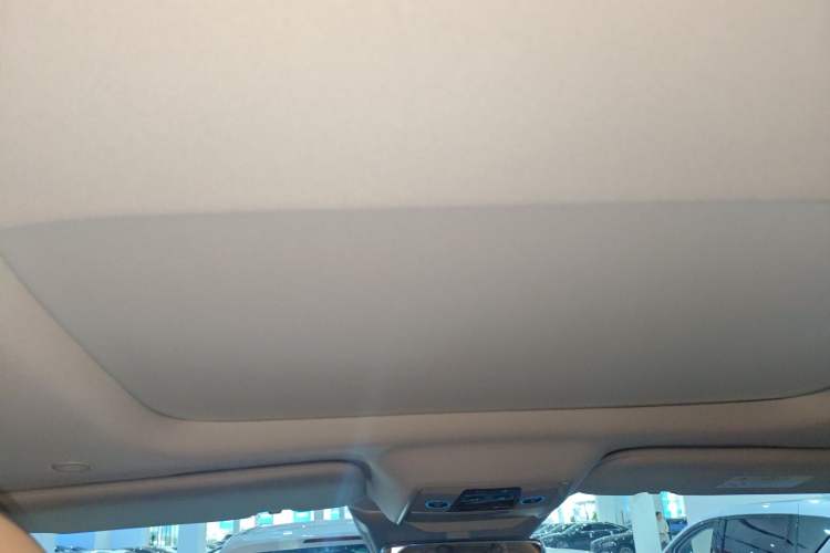 Used Denza D9 2024 DM-i 1050 Luxury Model
