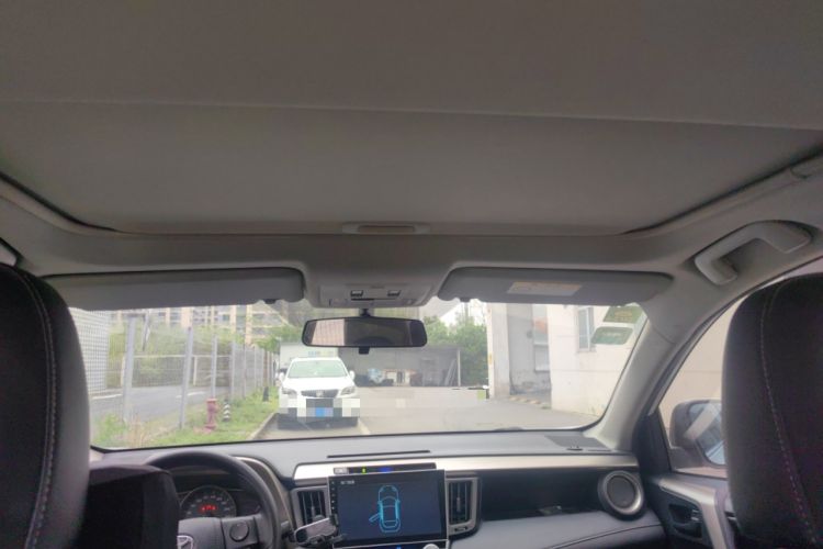 Used Toyota RAV4 2016 2.0L CVT Two-Wheel Drive Fashion Edition China V Standard Headliner