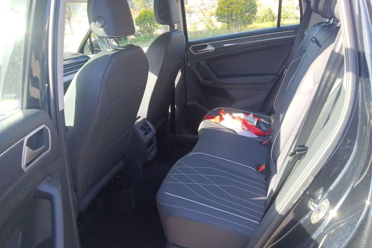 Used Volkswagen Tiguan L 2025 Model Outstanding Version 330TSI Automatic Two-Wheel Drive R-Line Longyao Edition