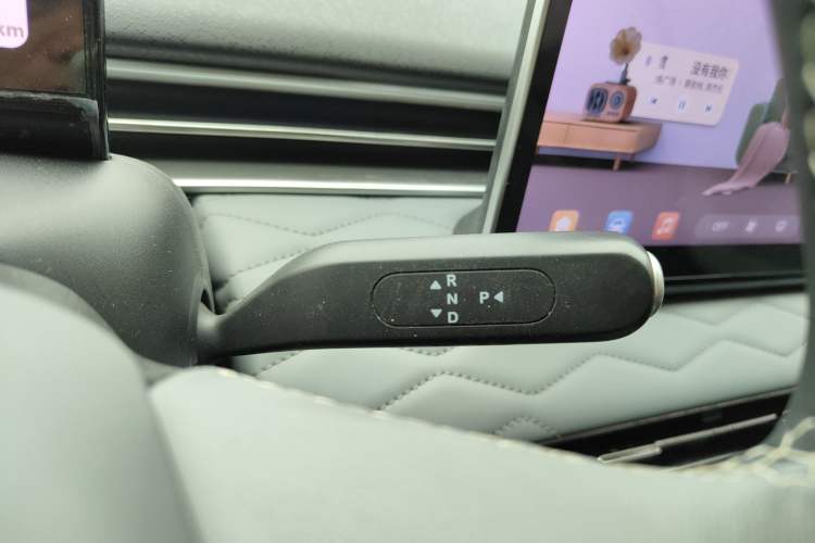 Used Dongfeng NAMMI 01 2024 New Edition 330 Plus Smart+ Gear Lever