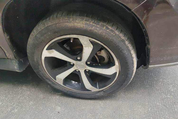 Used BYD S7 2015 2.0T Automatic Prestige Model Right Front Wheel Hub