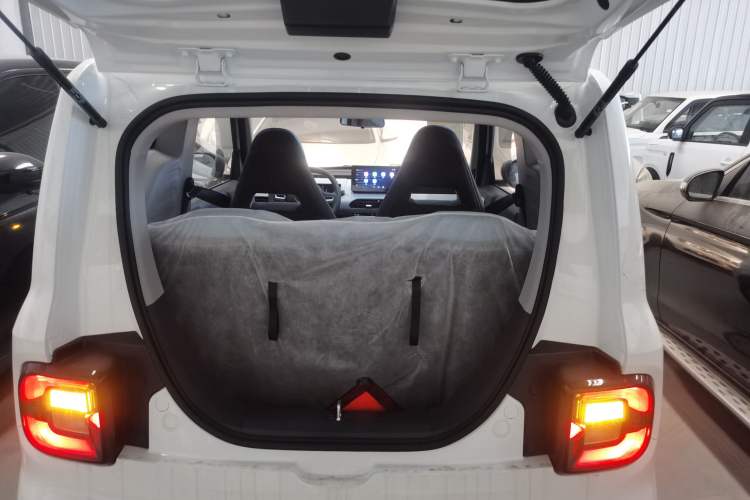 Used Geely Galaxy Panda 2024 Panda Mini 200km Endurance Bear
