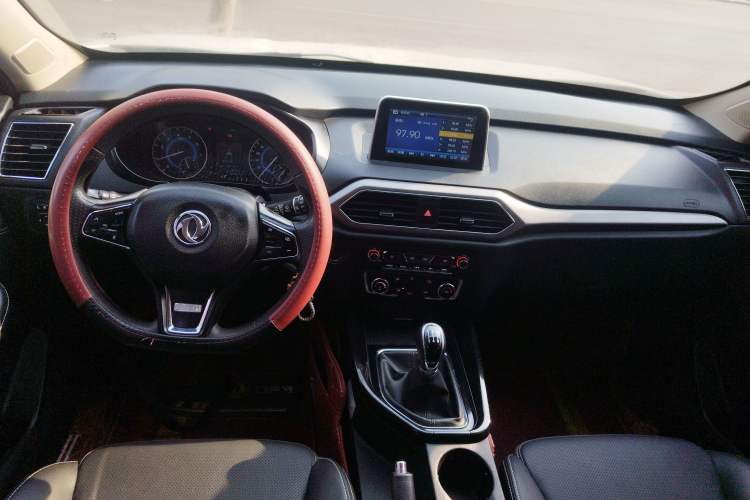 Used Dongfeng Fengon S560 2019 1.8L Manual Urban Model Center Console