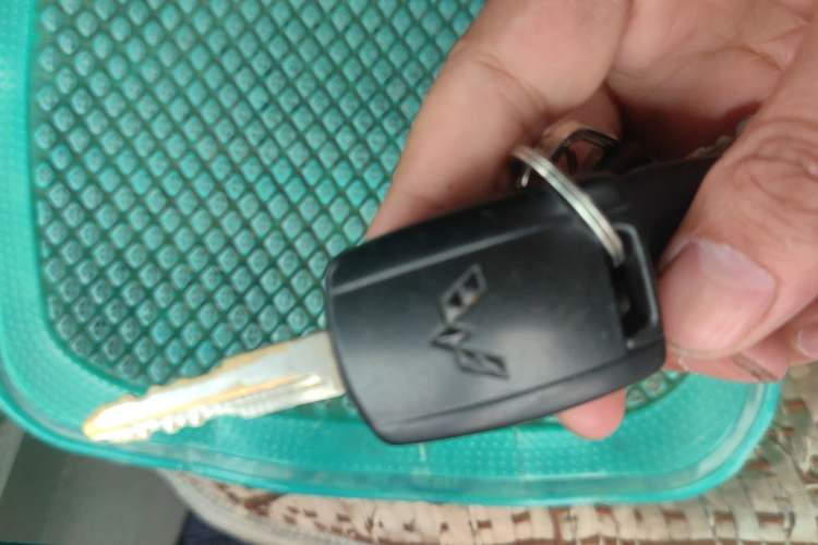 Used Wuling Rongguang V 2016 1.5L Practical Version Vehicle Key