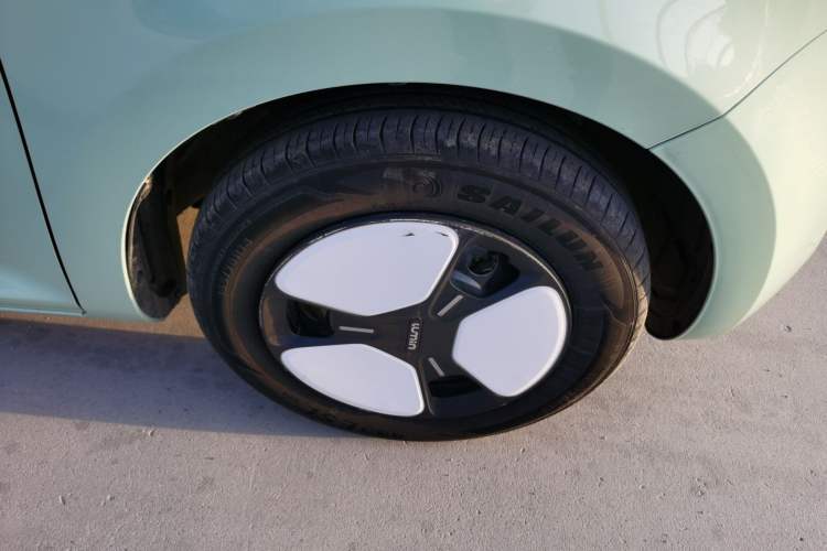 Used CHANGAN NEVO Lumin 2023 205km Xiangqin Version Exterior 4