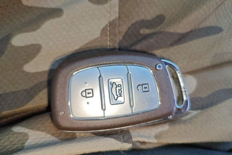 Used Hyundai Elantra (5th Generation / Langdong) 2015 1.6L Automatic Leading Model Vehicle Key