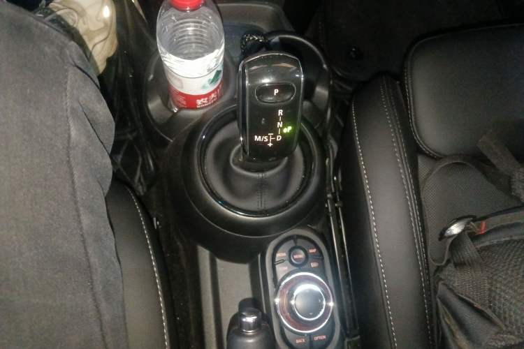 Used MINI MINI 2022 Updated 1.5T COOPER Classic Edition Five-Door Version
