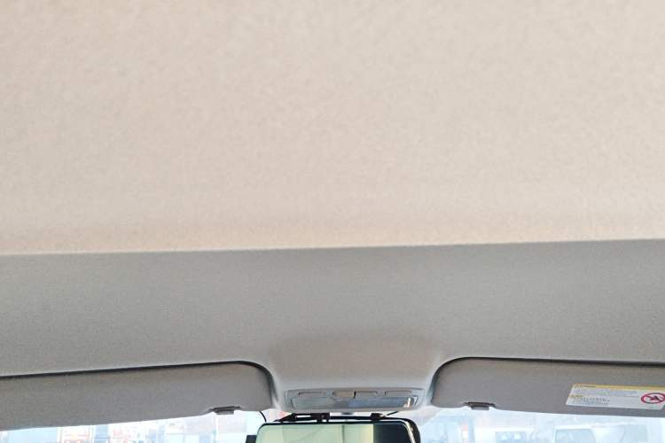 Used JAC Refine M3 2025 PLUS 1.8L Manual Comfort Edition 9 Seats
