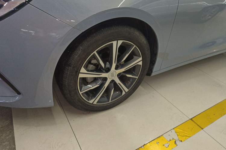 Used Geely Auto Emgrand 2023 4th Generation Champion Edition 1.5L CVT Prestige Model Exterior 4