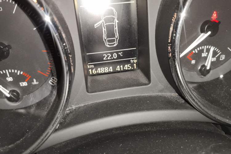 Used Skoda Superb 2012 1.8TSI Automatic Prestige Edition Odometer Close Up