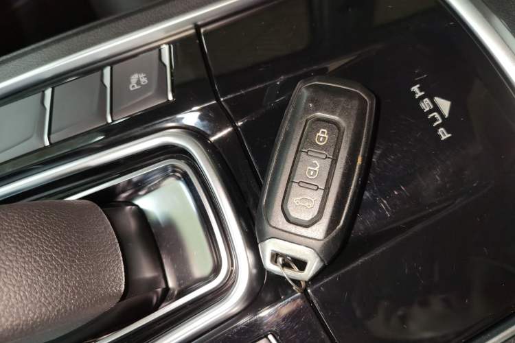 Used JMC Yusheng S350 2020 2.0T Automatic All-Wheel Drive Gasoline Comfort Edition Interior 1