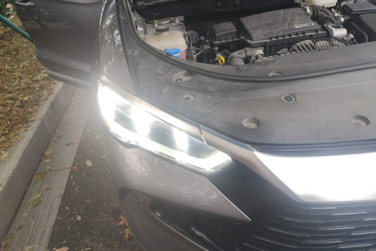 Used BYD Song Pro New Energy 2023 Champion Edition DM-i 110KM Beyond Model Right Front Headlight