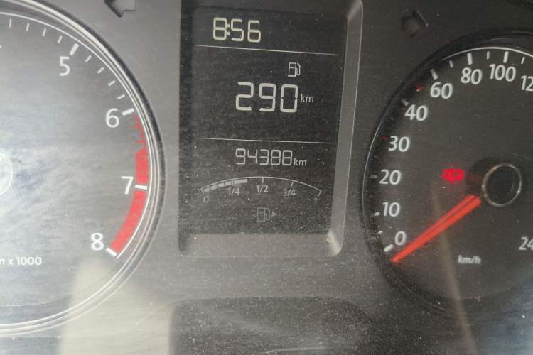 Used Volkswagen Lavida 2015 1.6L Manual Fashion Edition Odometer Close Up