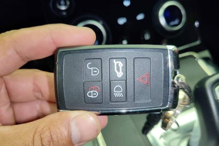 Used Land Rover Range Rover Evoque 2020 249 PS R-DYNAMIC S Black Edition Sport Version