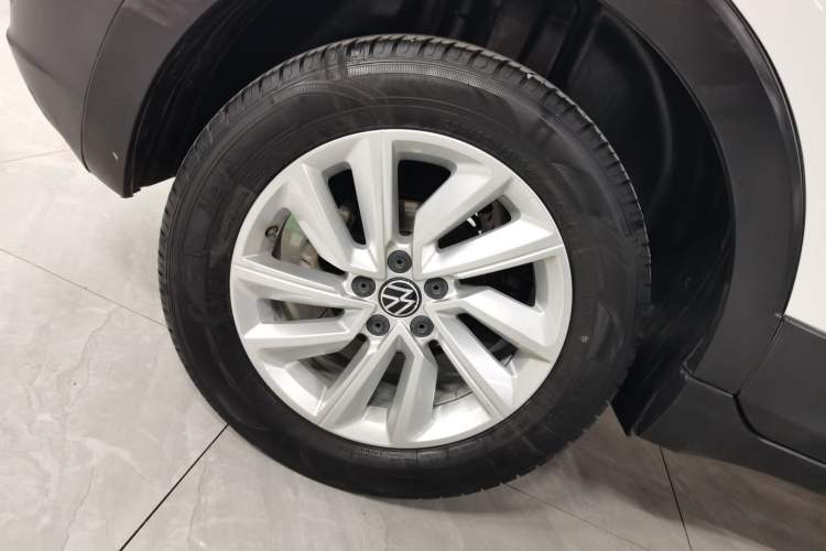 Used Volkswagen Tacqua 2020 1.5L Automatic Shang
